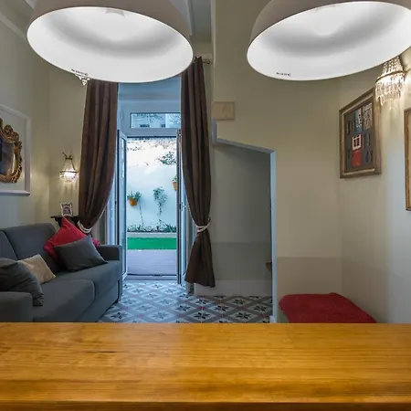 Апартаменты Garden Retreat *