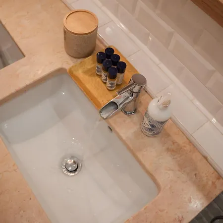 Апартаменты Garden Retreat *