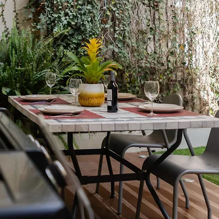 Апартаменты Garden Retreat *